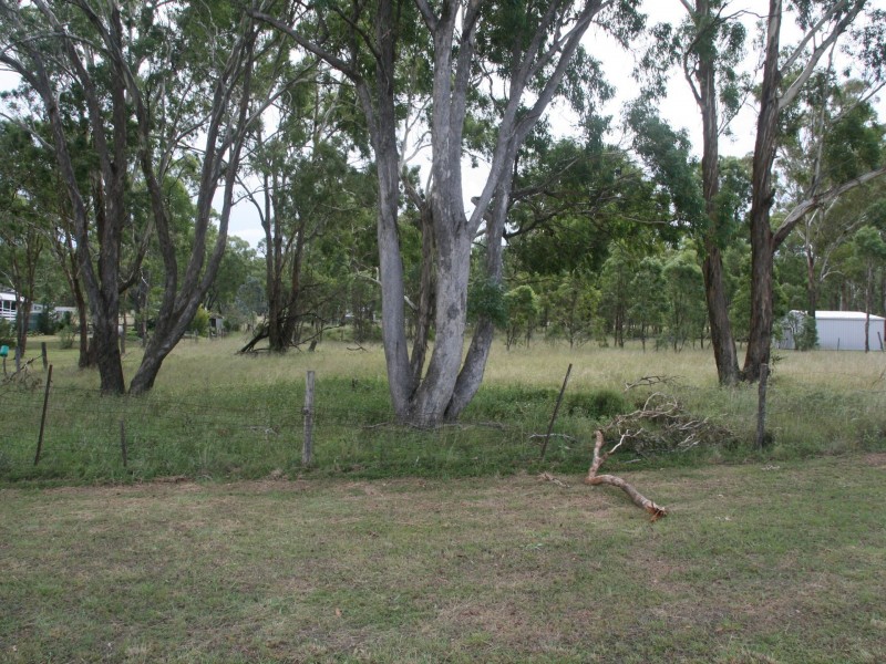 127 White Street, Pratten QLD 4370