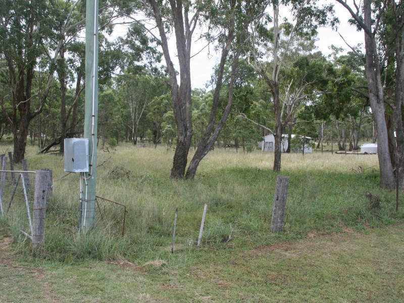 127 White Street, Pratten QLD 4370