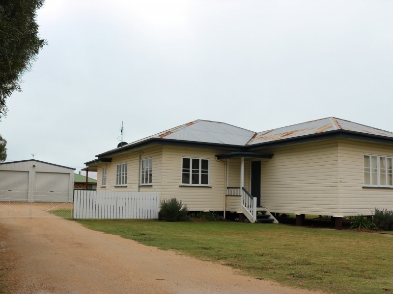 11 Edward Street, Warwick QLD 4370