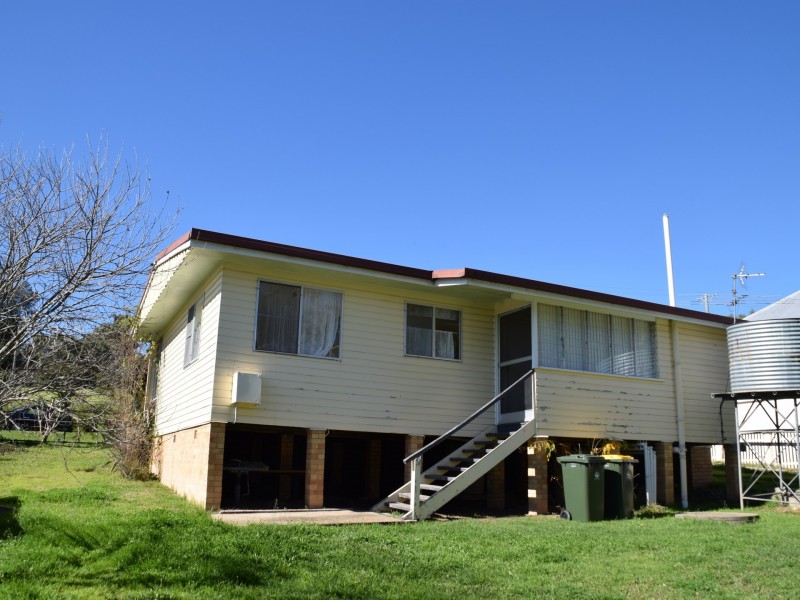 6 Pine Street, Killarney QLD 4373