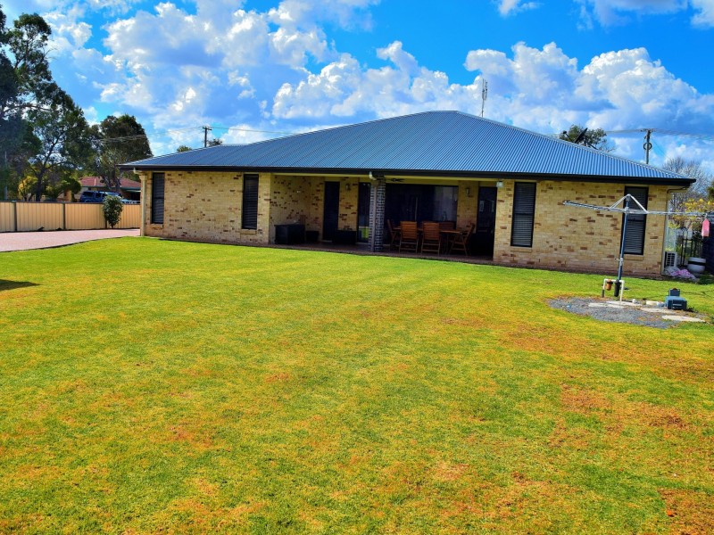 4 Norman Street, Allora QLD 4362