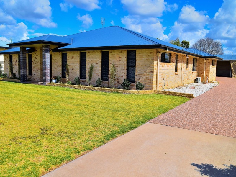 4 Norman Street, Allora QLD 4362