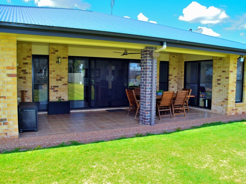 4 Norman Street, Allora QLD 4362