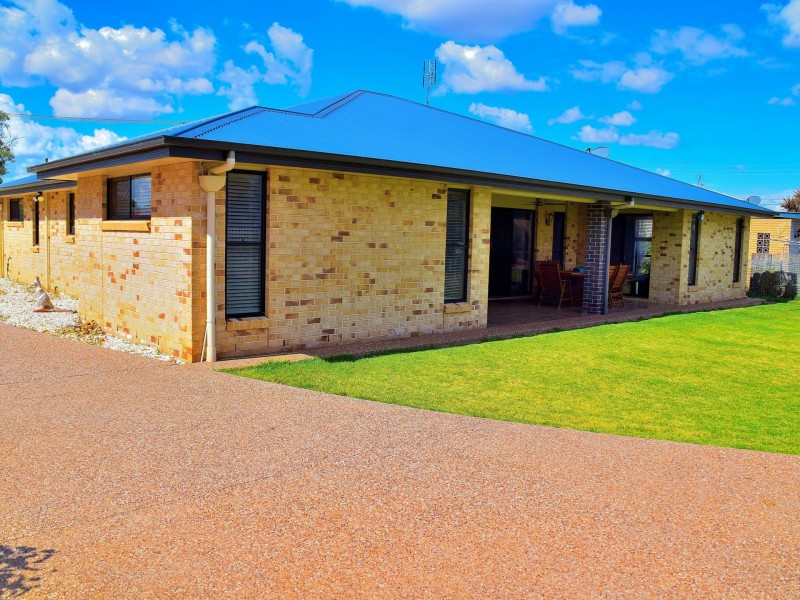 4 Norman Street, Allora QLD 4362