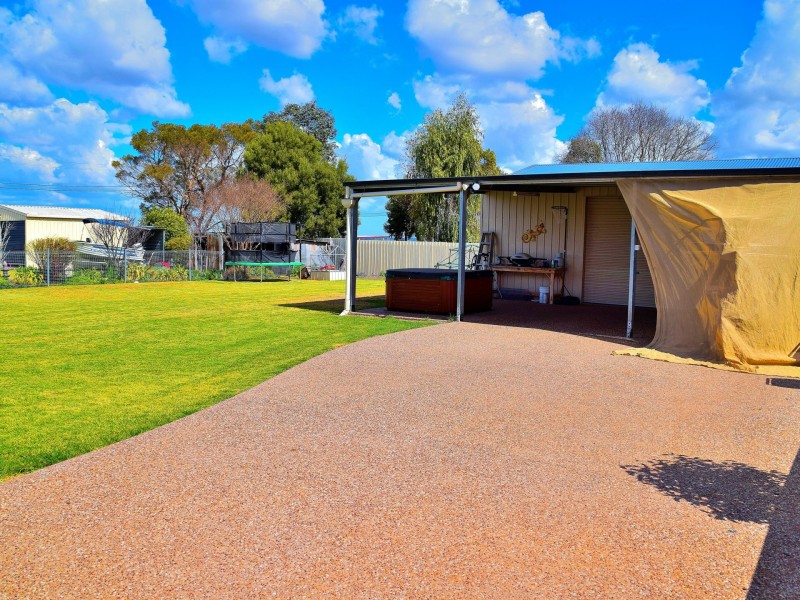 4 Norman Street, Allora QLD 4362