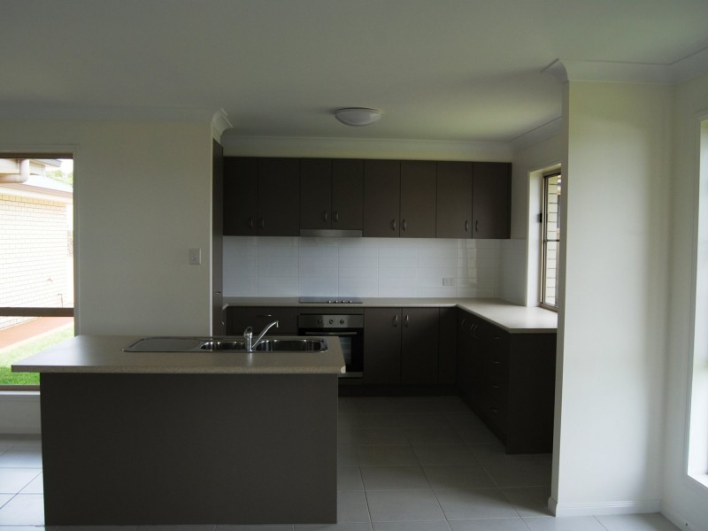 8b Lookout Place, Warwick QLD 4370