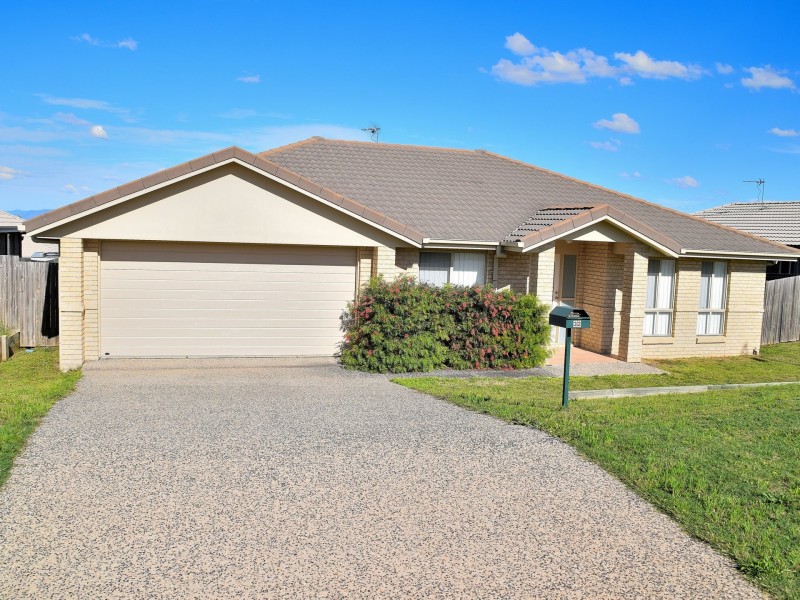 32 Capital Drive, Rosenthal Heights QLD 4370