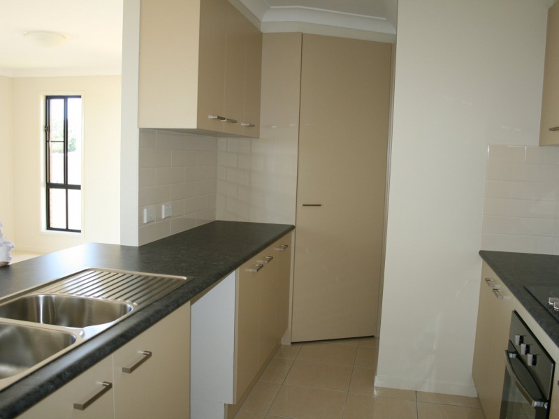 2/20 Lookout Place, Warwick QLD 4370