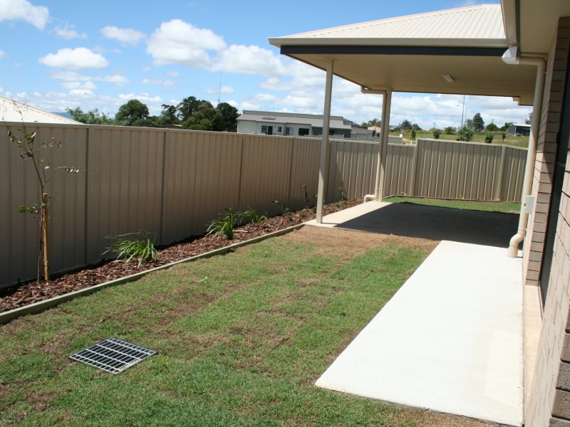 2/20 Lookout Place, Warwick QLD 4370