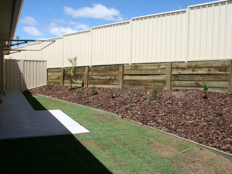 2/20 Lookout Place, Warwick QLD 4370