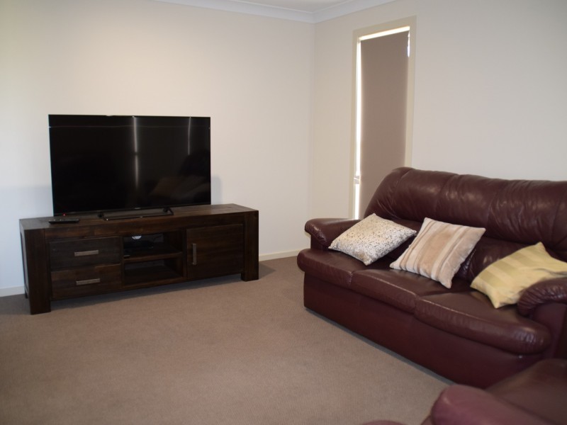 77 Lonsdale Road, Warwick QLD 4370