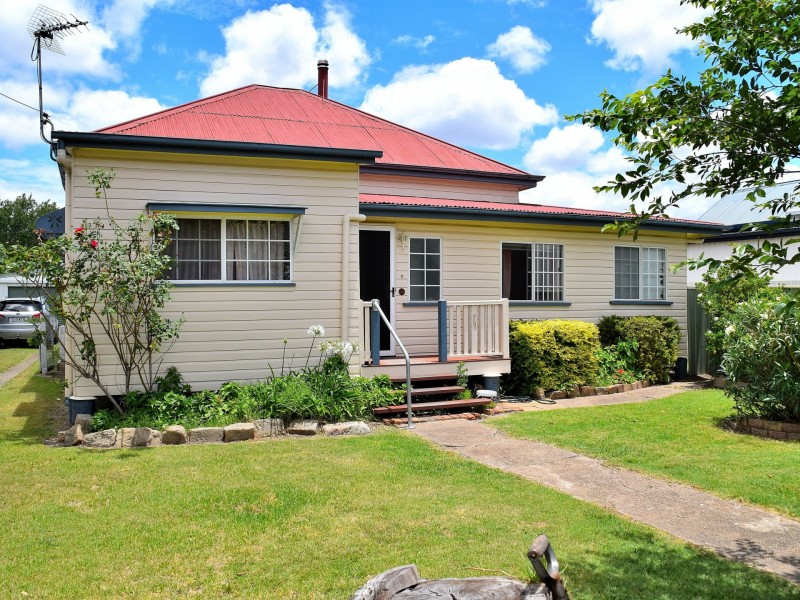 11 Lyons Street, Warwick QLD 4370