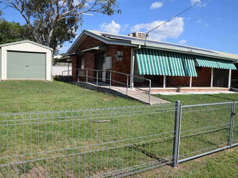 1/4 Reyburn Street, Warwick QLD 4370