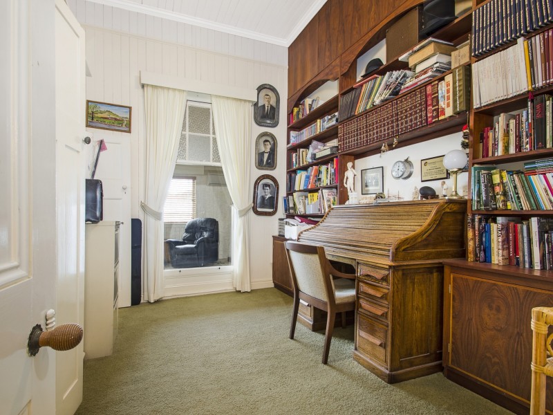 34 Locke Street, Warwick QLD 4370