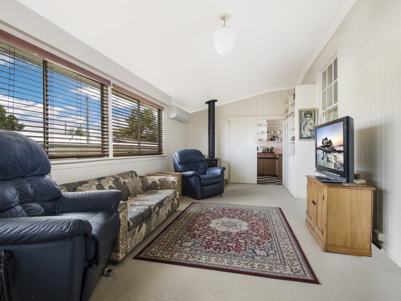 34 Locke Street, Warwick QLD 4370