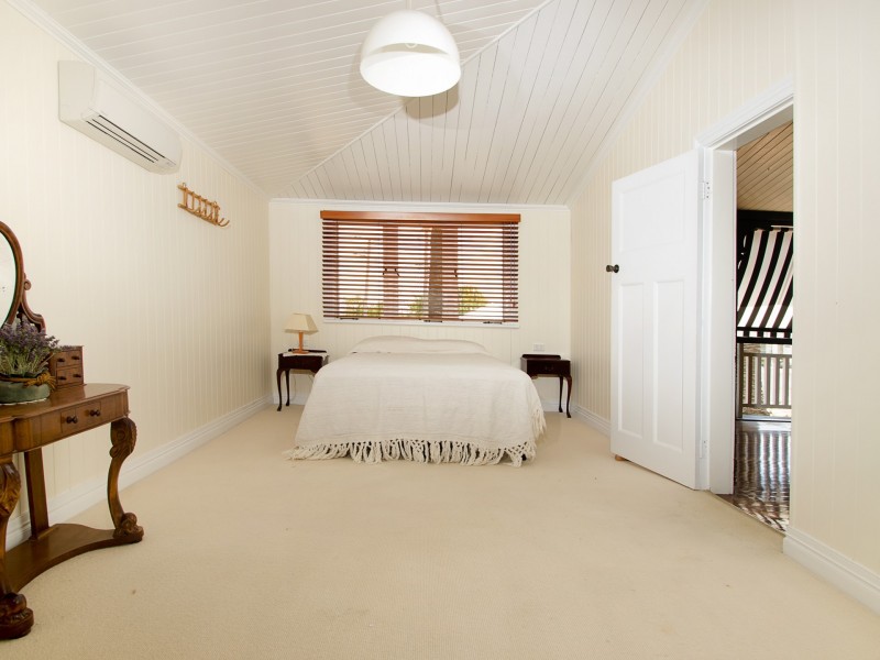34 Locke Street, Warwick QLD 4370