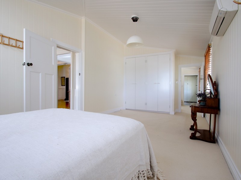 34 Locke Street, Warwick QLD 4370