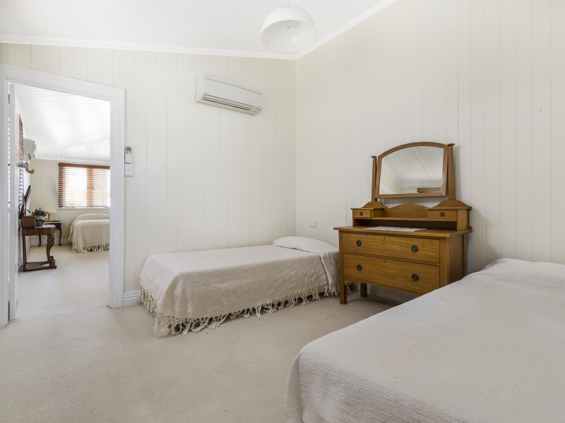 34 Locke Street, Warwick QLD 4370