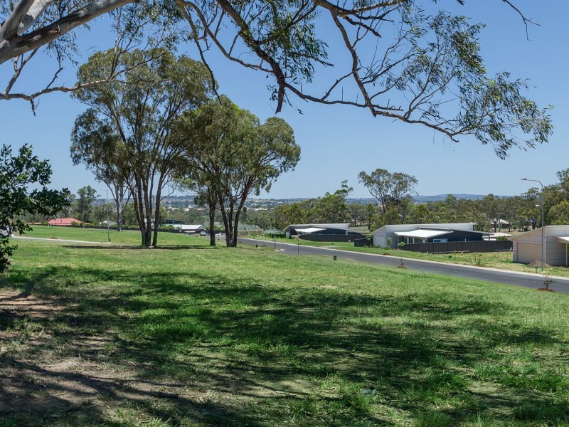28 Pera Crescent, Warwick QLD 4370