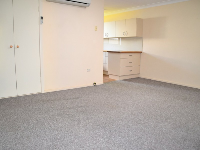 2/11 Barth Street, Warwick QLD 4370