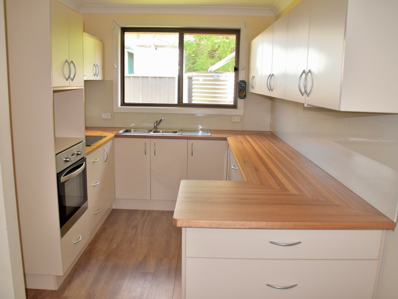 2/11 Barth Street, Warwick QLD 4370