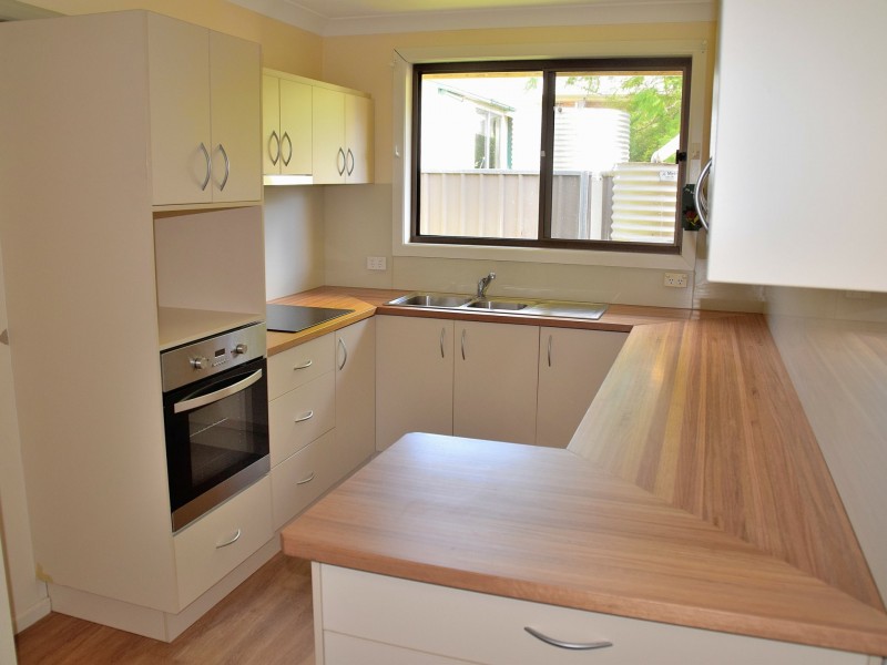 2/11 Barth Street, Warwick QLD 4370