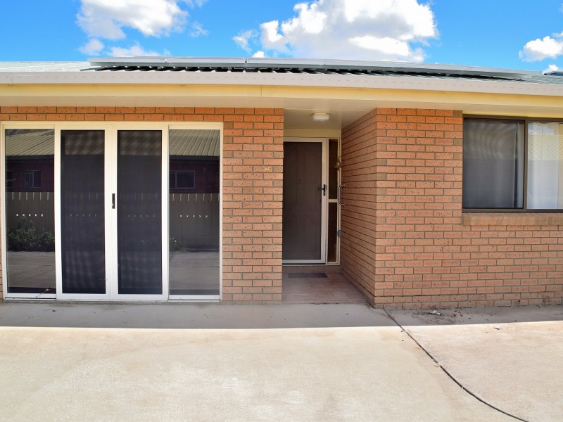 2/11 Barth Street, Warwick QLD 4370