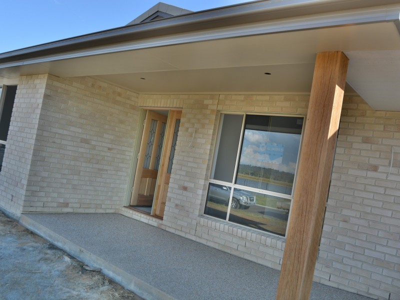 25 Lakeview Avenue, Warwick QLD 4370