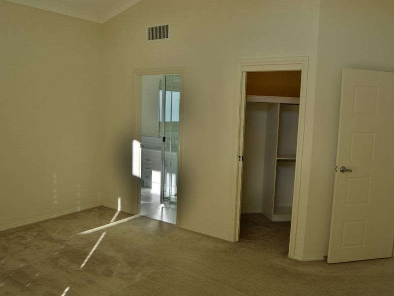 11 Floribunda Avenue, Warwick QLD 4370