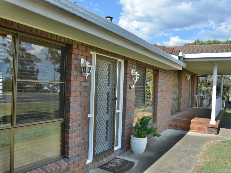 32 Fairway Drive, Warwick QLD 4370