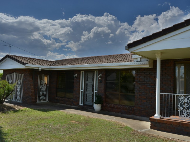 32 Fairway Drive, Warwick QLD 4370