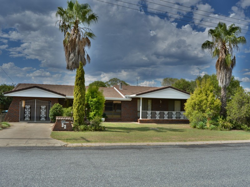 32 Fairway Drive, Warwick QLD 4370