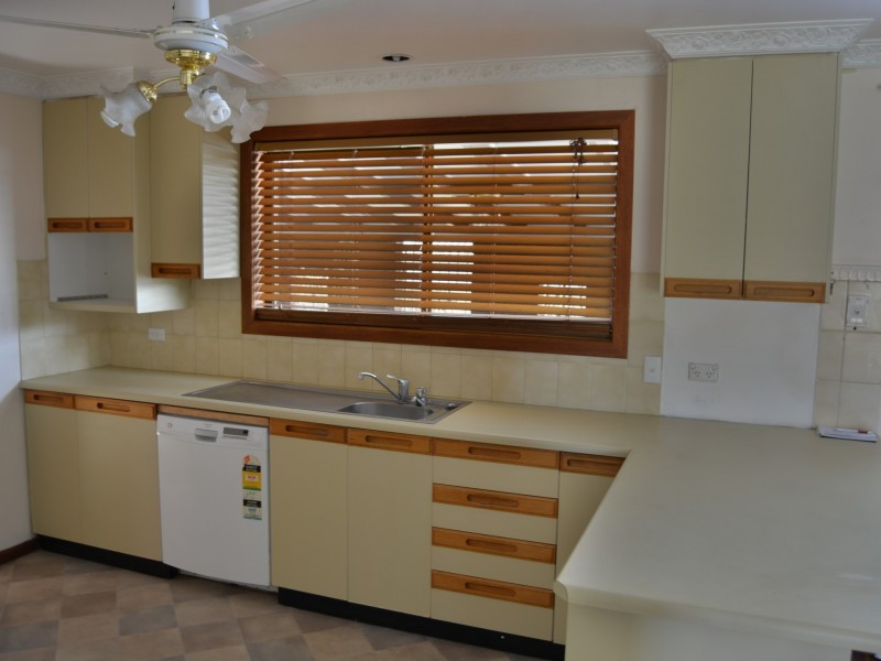 32 Fairway Drive, Warwick QLD 4370