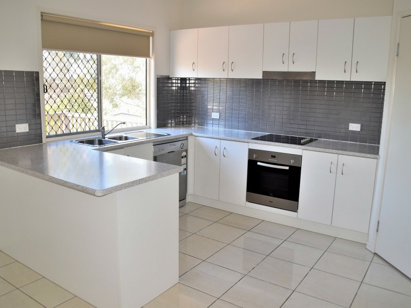 Unit 2/140 Dragon Street, Warwick QLD 4370