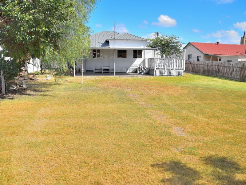 30 Stewart Avenue, Warwick QLD 4370