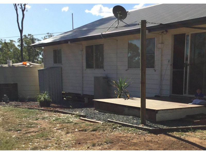 139 Goomburra Street, Hendon QLD 4362