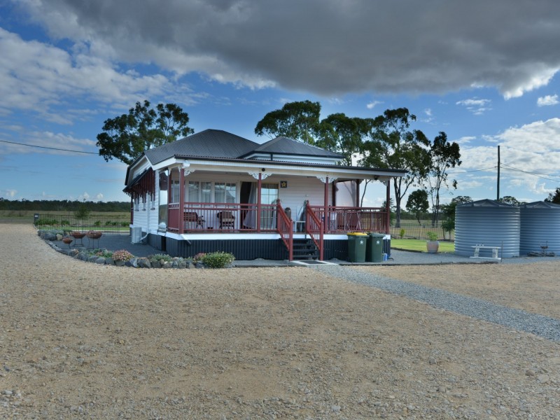 98 Goomburra Street, Hendon QLD 4362