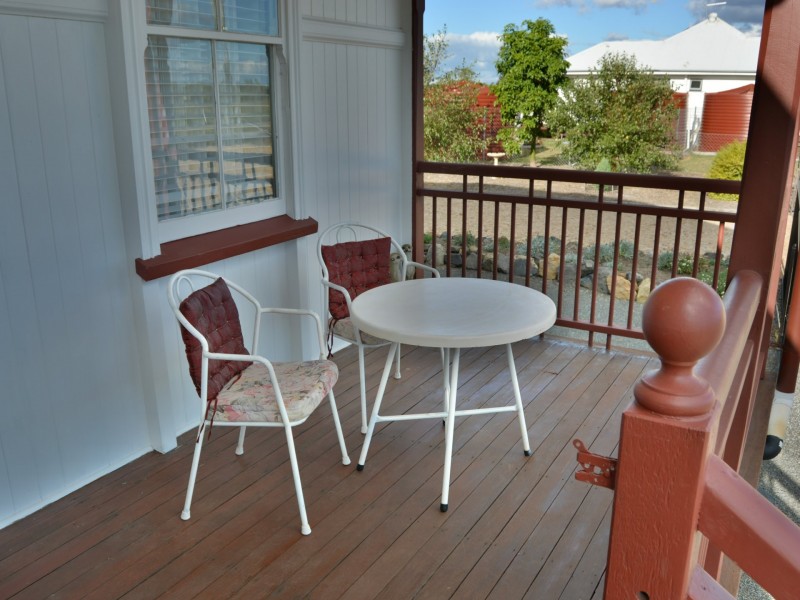 98 Goomburra Street, Hendon QLD 4362