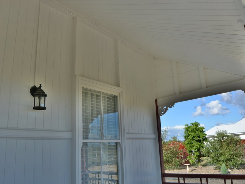 98 Goomburra Street, Hendon QLD 4362