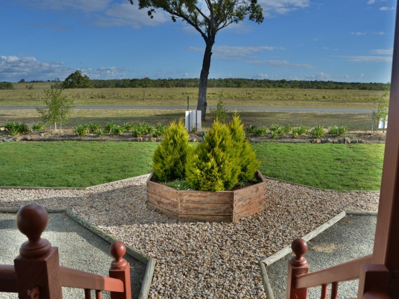 98 Goomburra Street, Hendon QLD 4362