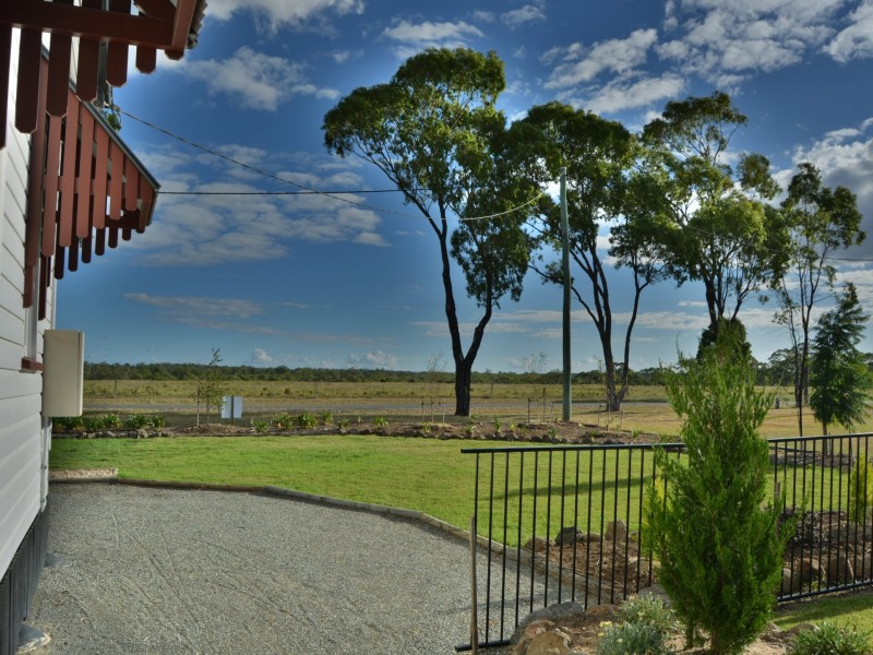 98 Goomburra Street, Hendon QLD 4362