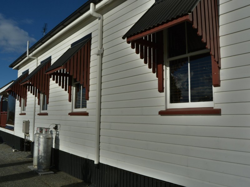 98 Goomburra Street, Hendon QLD 4362