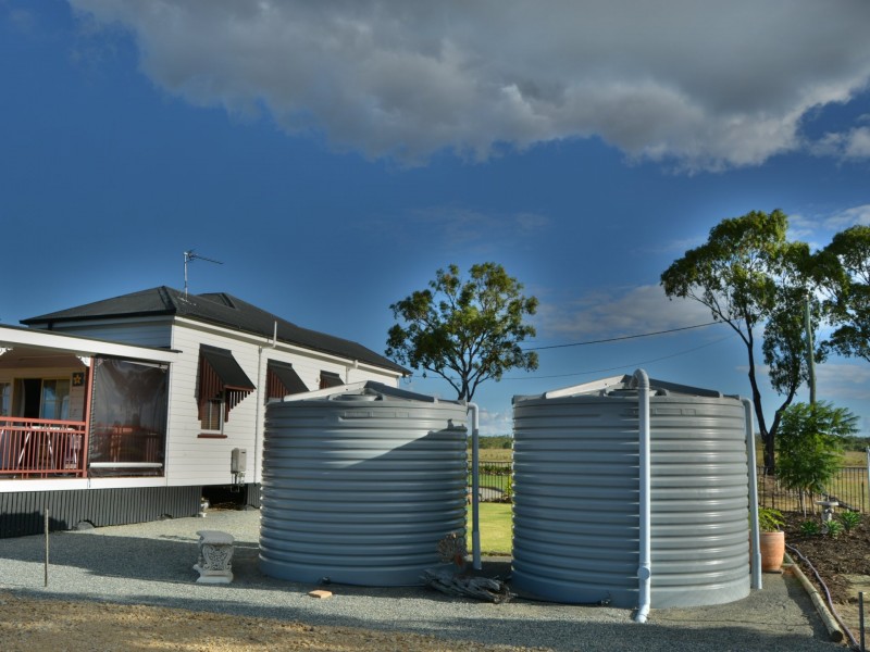 98 Goomburra Street, Hendon QLD 4362