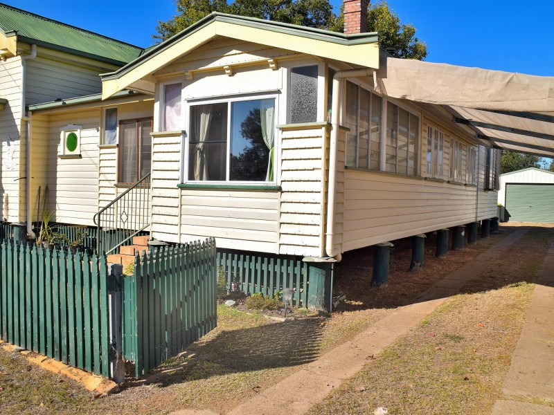 28 Pratten Street, Warwick QLD 4370