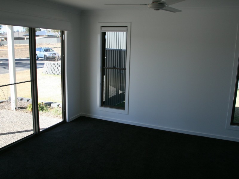14 Pera Crescent, Warwick QLD 4370