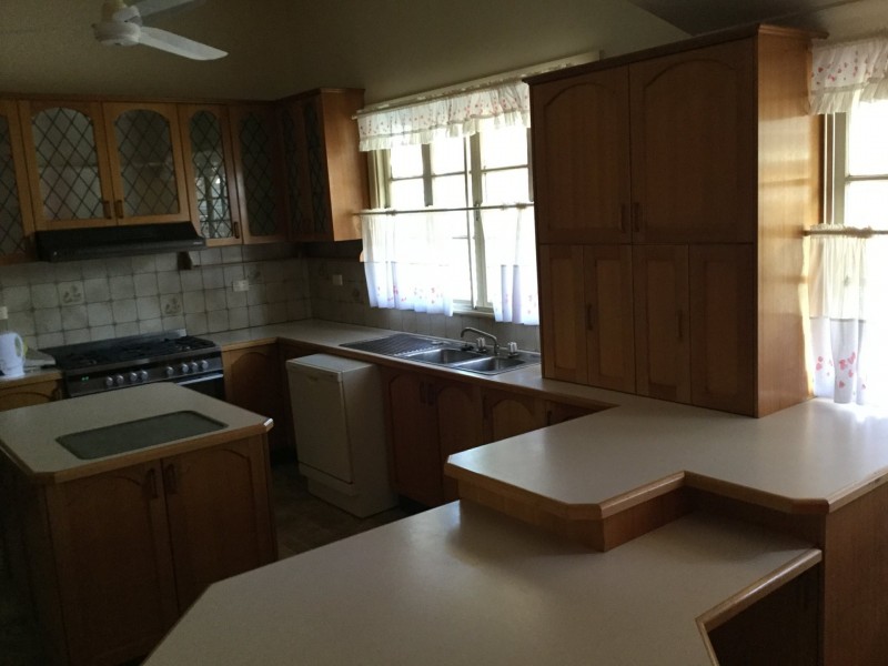 15211 Cunningham Highway, Wheatvale QLD 4370