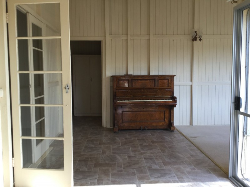 15211 Cunningham Highway, Wheatvale QLD 4370
