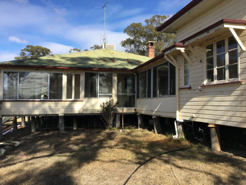 15211 Cunningham Highway, Wheatvale QLD 4370