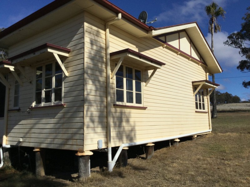 15211 Cunningham Highway, Wheatvale QLD 4370