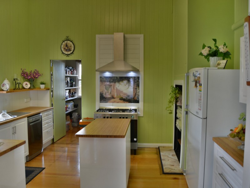 11 Wood Street, Warwick QLD 4370